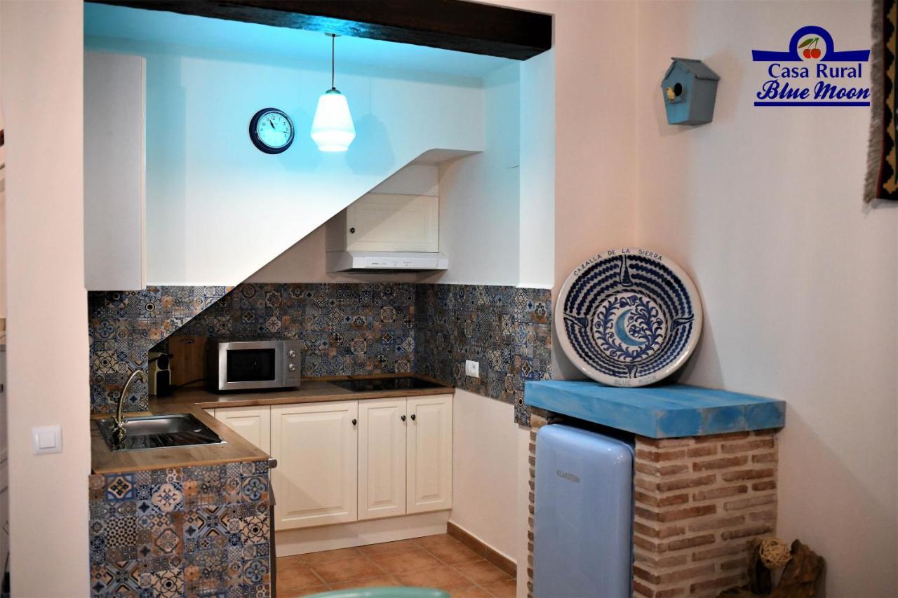 Casa Rural Blue Moon Guest House Касала де ла Сиера Екстериор снимка